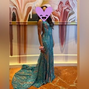 Beautiful sequin dress for PROM or other formal event!